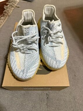 Adidas Yeezy Boost 350 v2 women’s size 7 blue gray and white sneakers